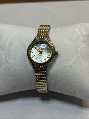 185 CG Quartz Ladies Watch with new Battery